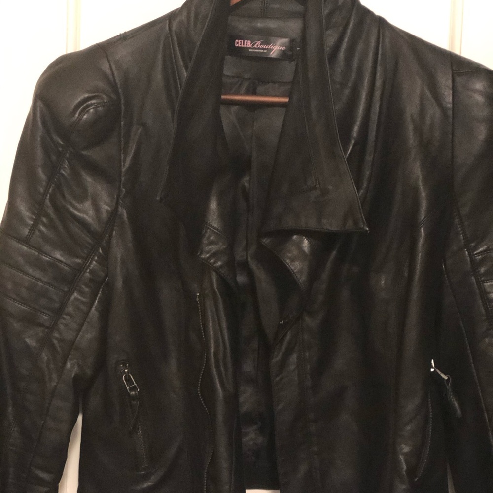 Cropped leather jacket